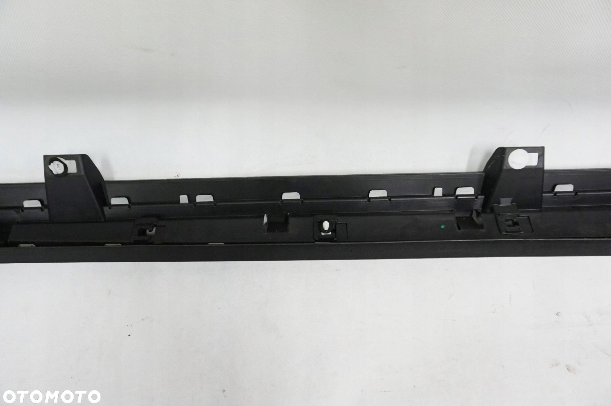 LISTWA PROGOWA PRAWA FORD FIESTA ACTIVE VII MK8 - 11