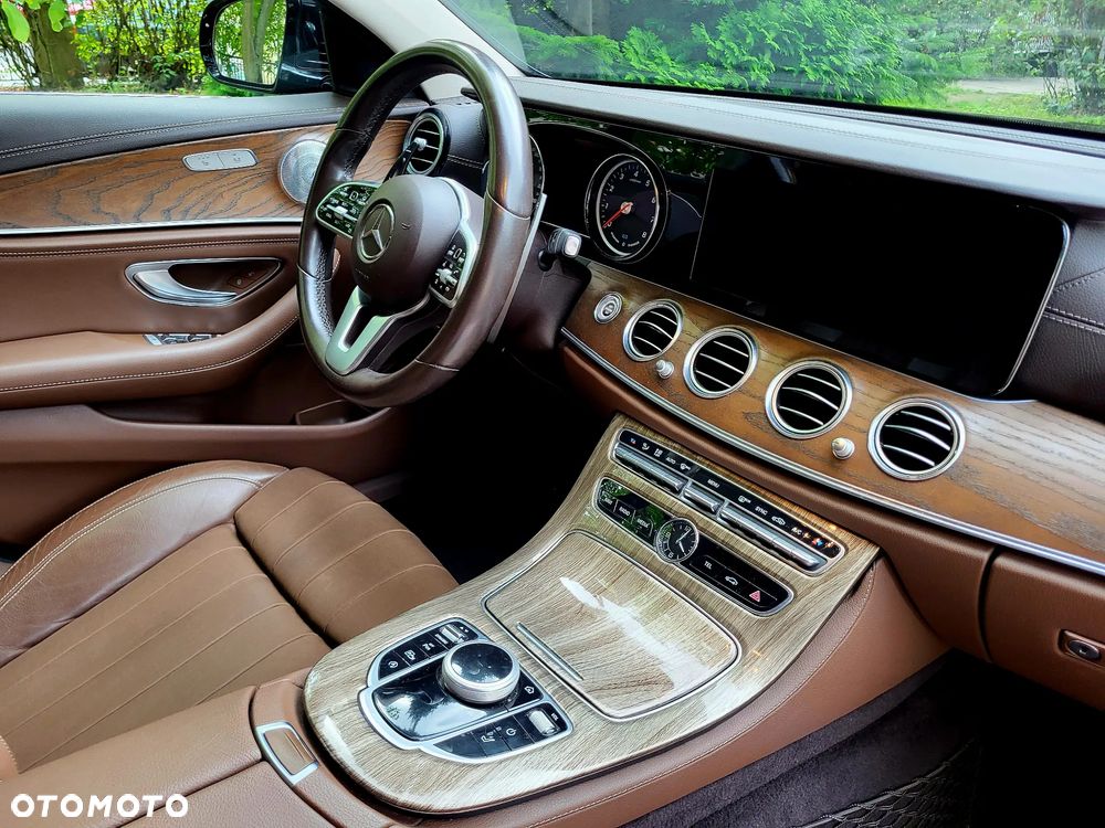 Mercedes-Benz Klasa E 200 Exclusive - 19