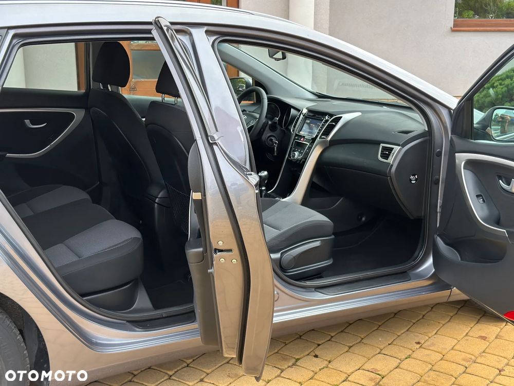 Hyundai i30 1.6 GDI Premium - 28