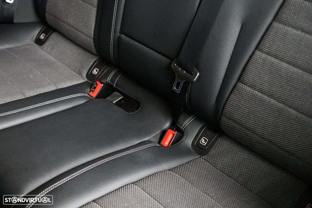 Mercedes-Benz E 300 de Avantgarde - 39