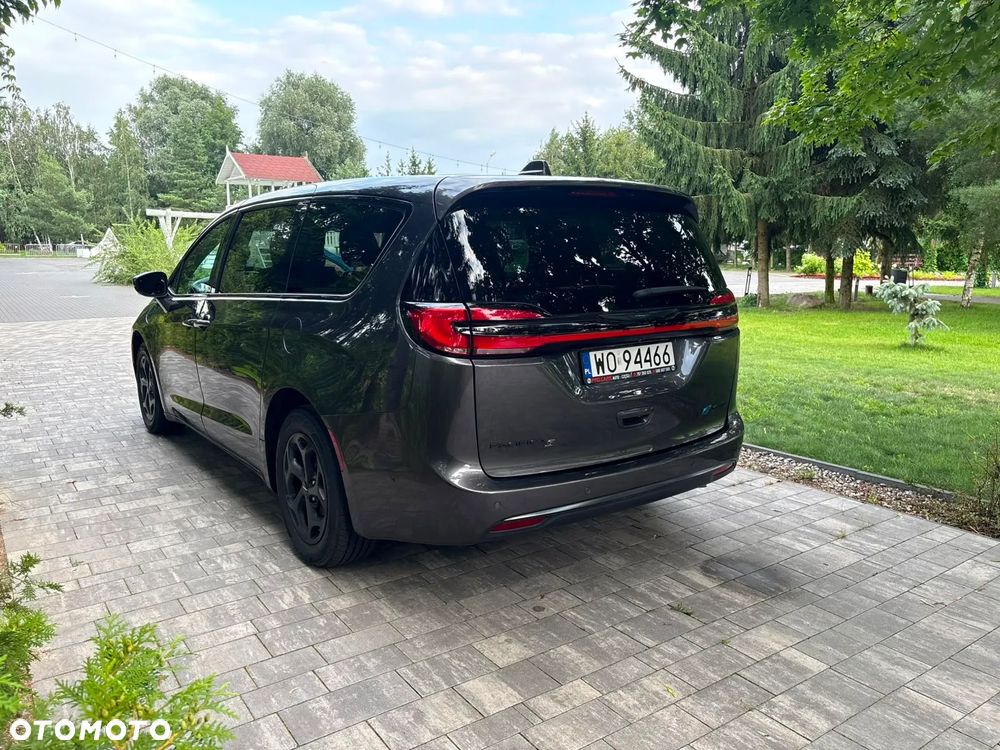 Chrysler Pacifica - 5