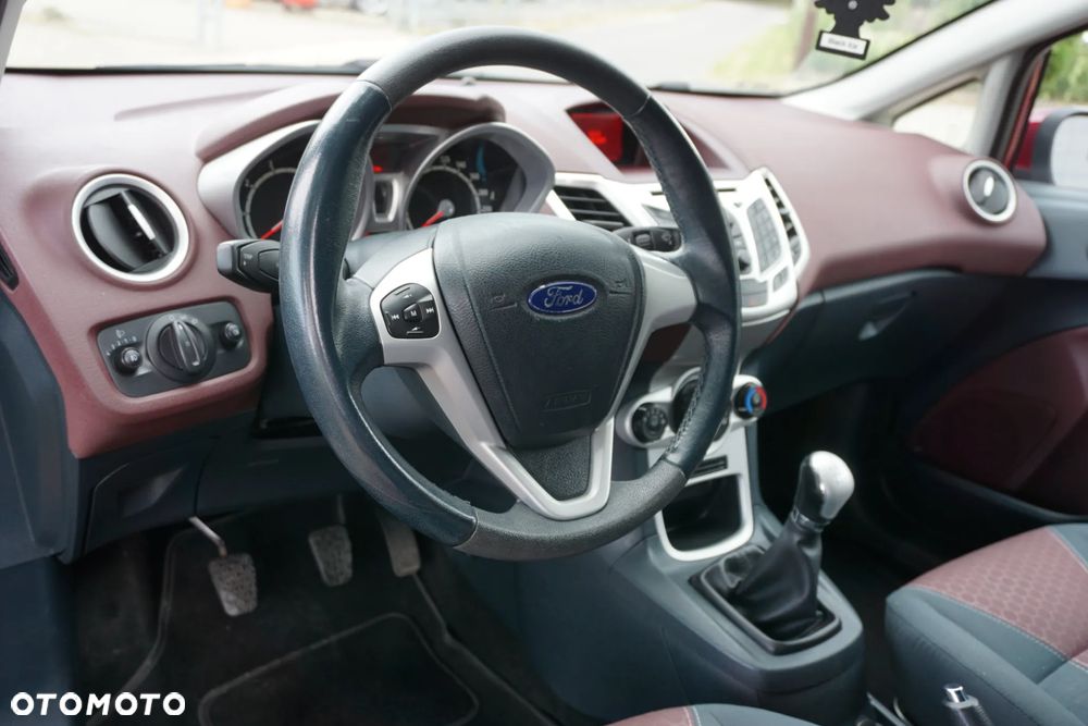Ford Fiesta 1.25 Celebration - 9