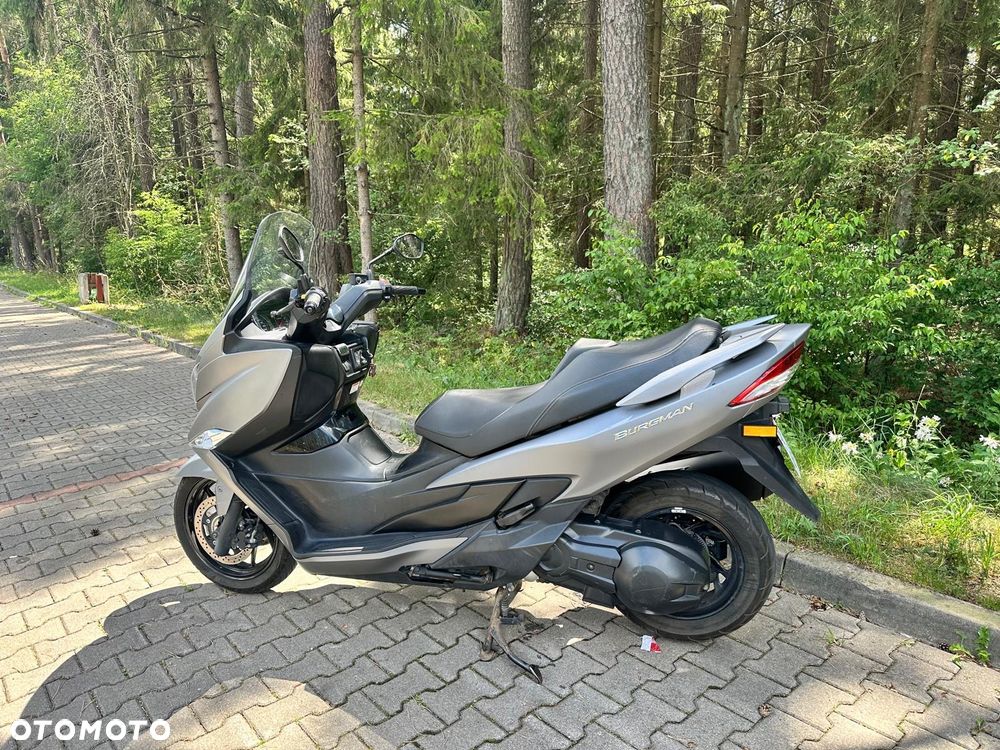 Suzuki Burgman - 4