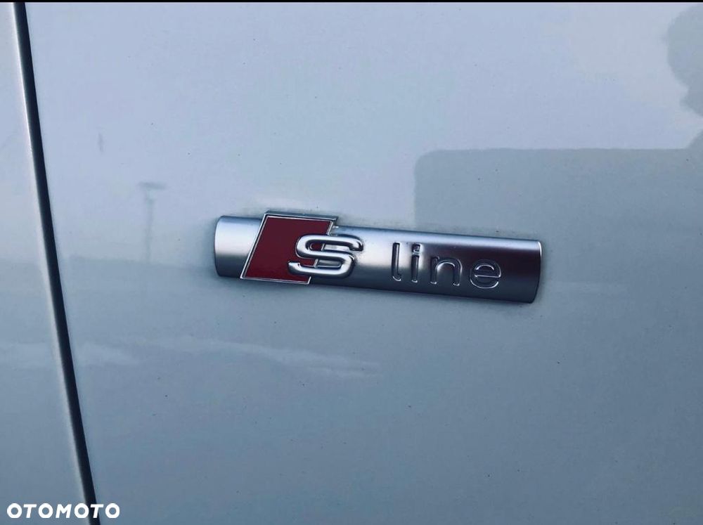 Audi A4 Limousine - 15