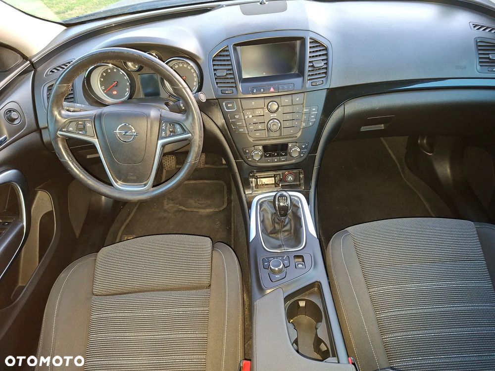 Opel Insignia - 25