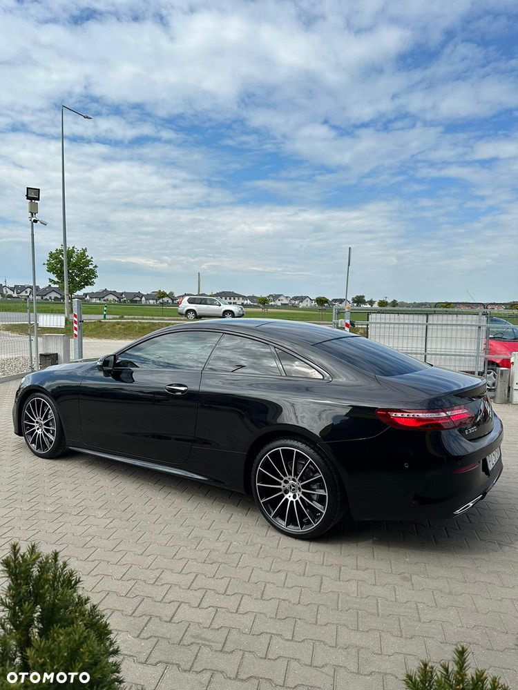 Mercedes-Benz Klasa E 300 9G-TRONIC - 2