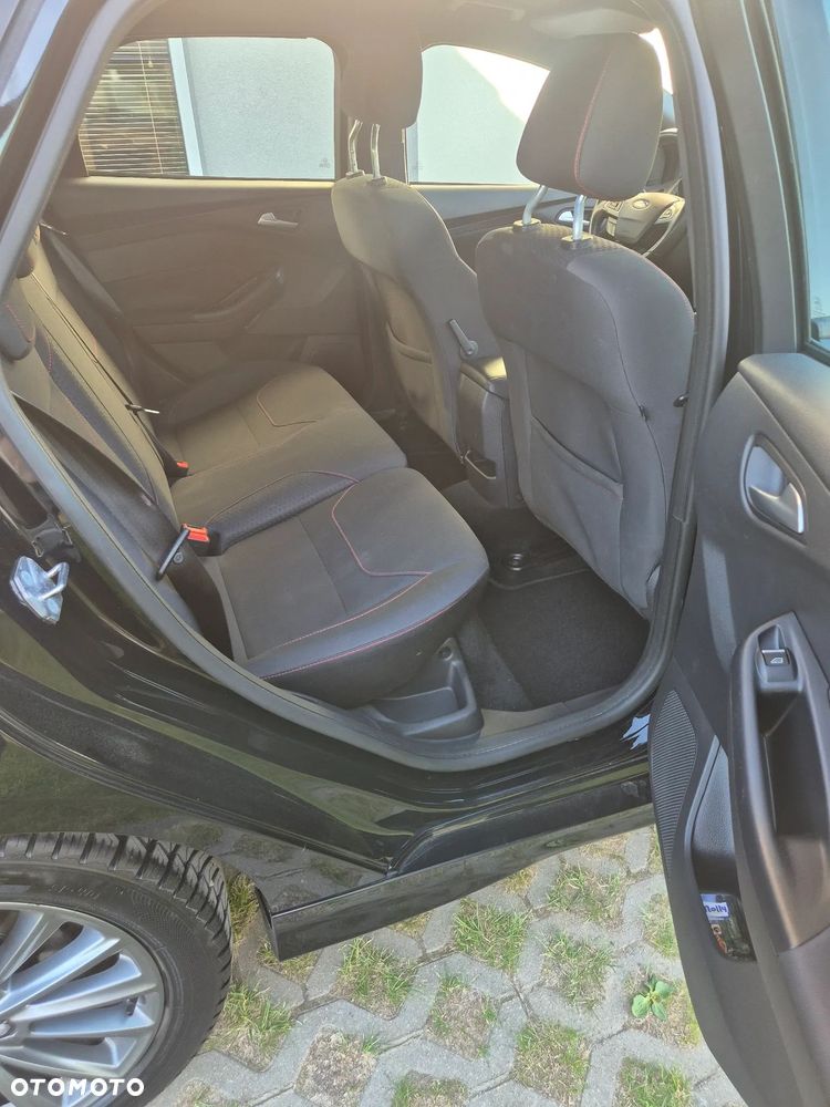 Ford Focus 1.5 EcoBlue Start-Stopp-System ST-LINE - 14