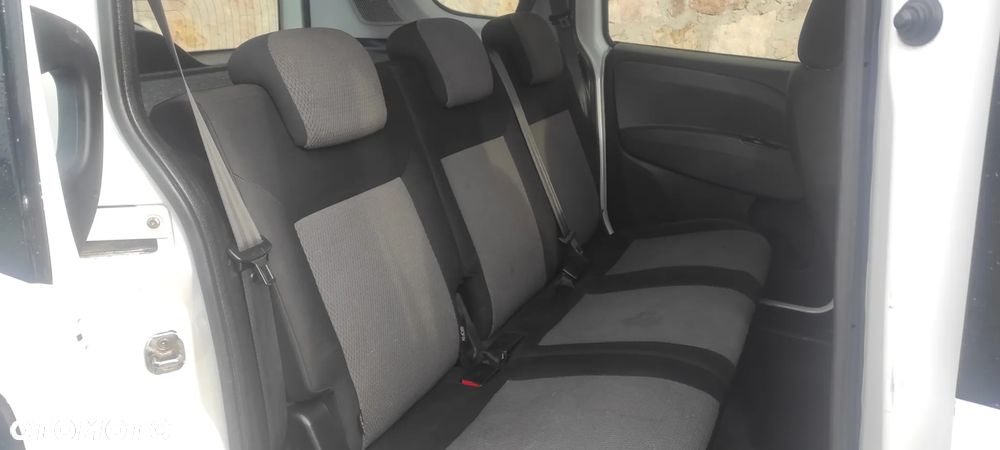 Fiat DOBLO multyat POLSKI SALON 1 WŁASCICIEL 5 OSÓB BEZWYPADKOWY - 15