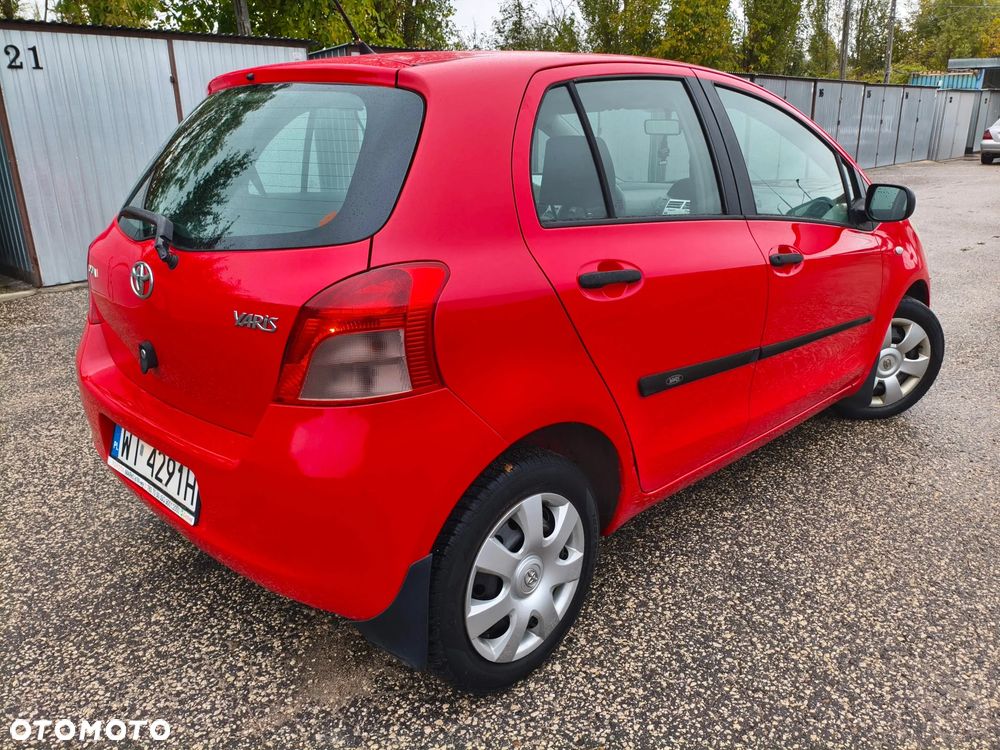 Toyota Yaris 1.3 Luna A/C - 3