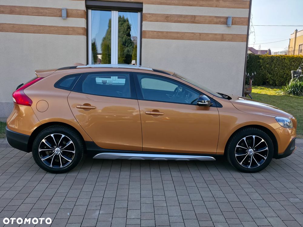 Volvo V40 Cross Country D3 Momentum - 16