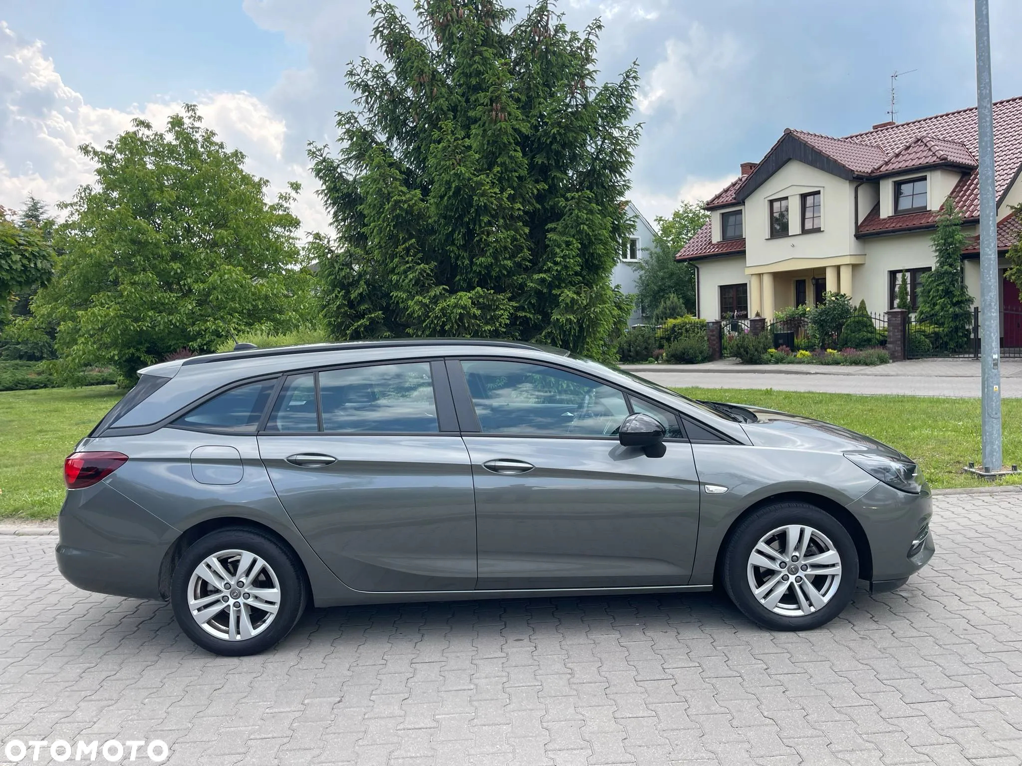 Opel Astra 1.2 Turbo Start/Stop Sports Tourer Business Edition - 4