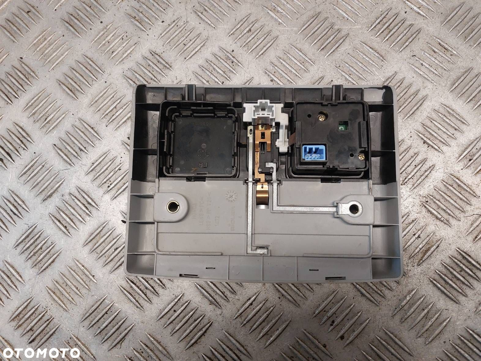 LAMPKA PODSUFITKI PRZEŁĄCZNIK SZYBERDACHU HONDA CIVIC VI LIFT (ANGIELKA) - 3