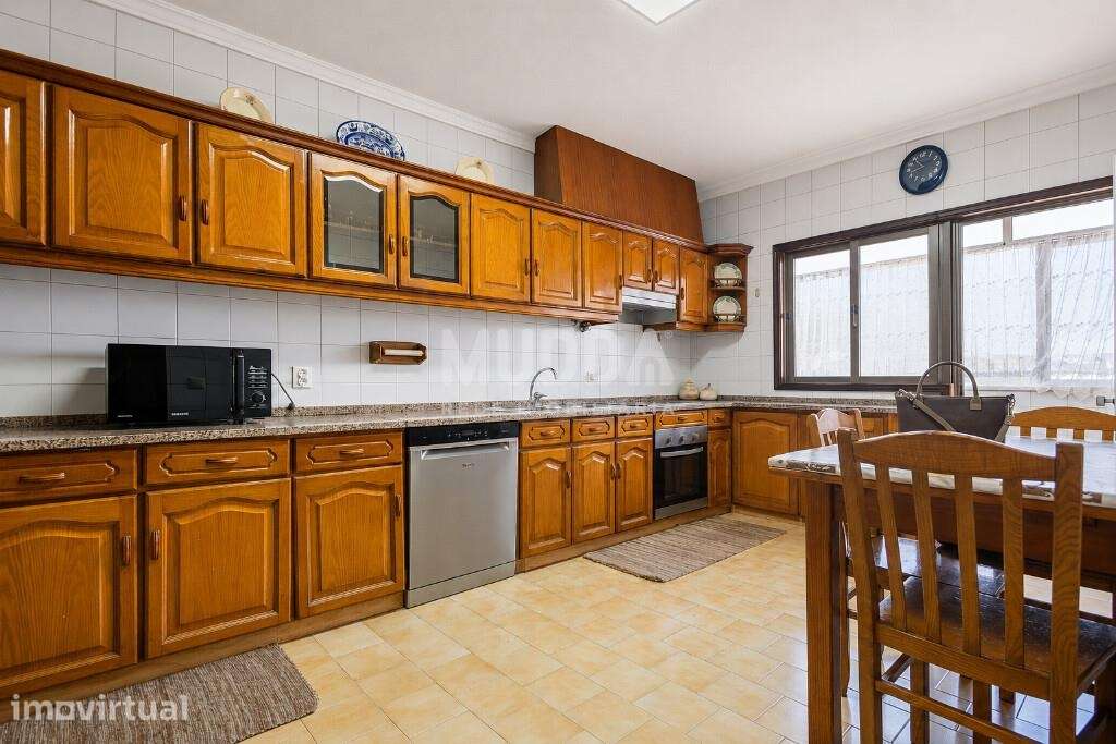 Apartamento T2 I Garagem Box - São João I 5 minutos do Centro - Grande imagem: 2/25