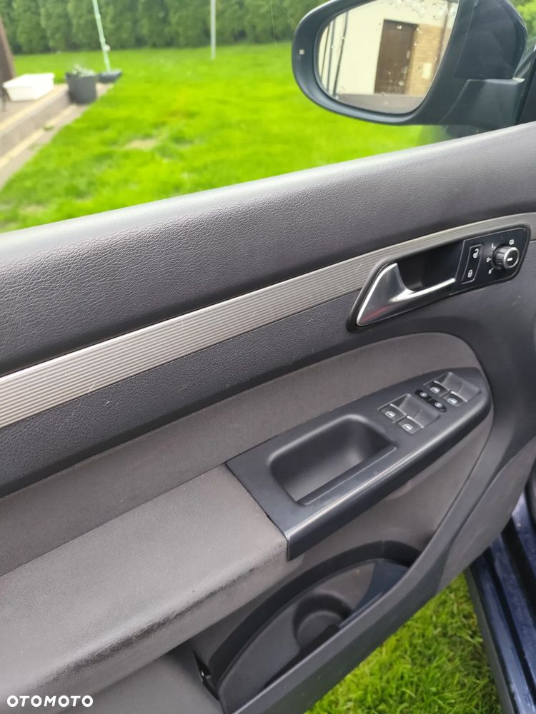 Volkswagen Touran 2.0 TDI DPF Highline - 6