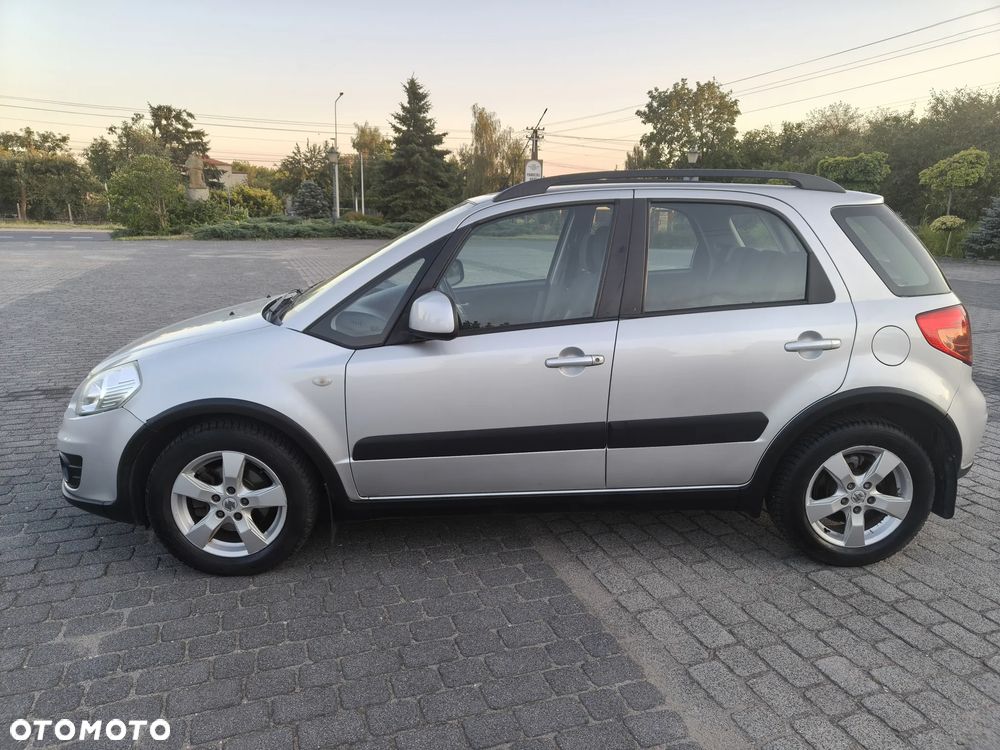 Suzuki SX4 1.6 Comfort Plus - 2