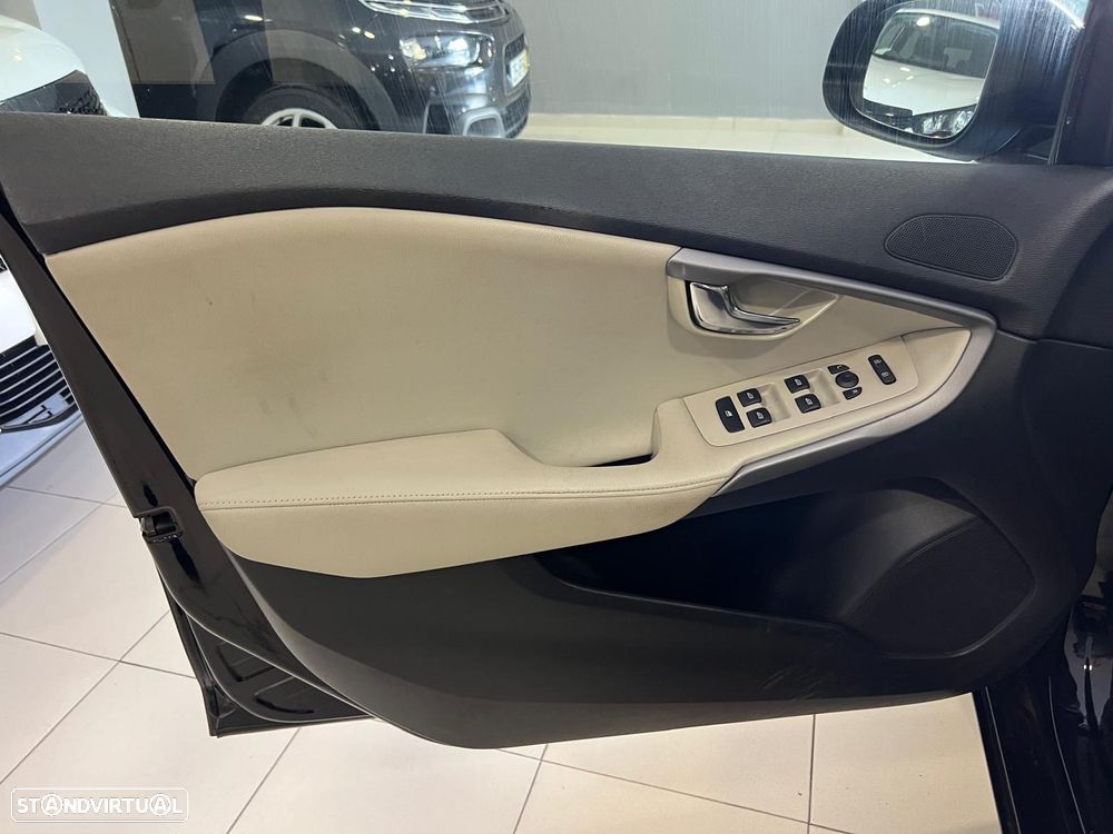 Volvo V40 2.0 D2 Momentum - 12