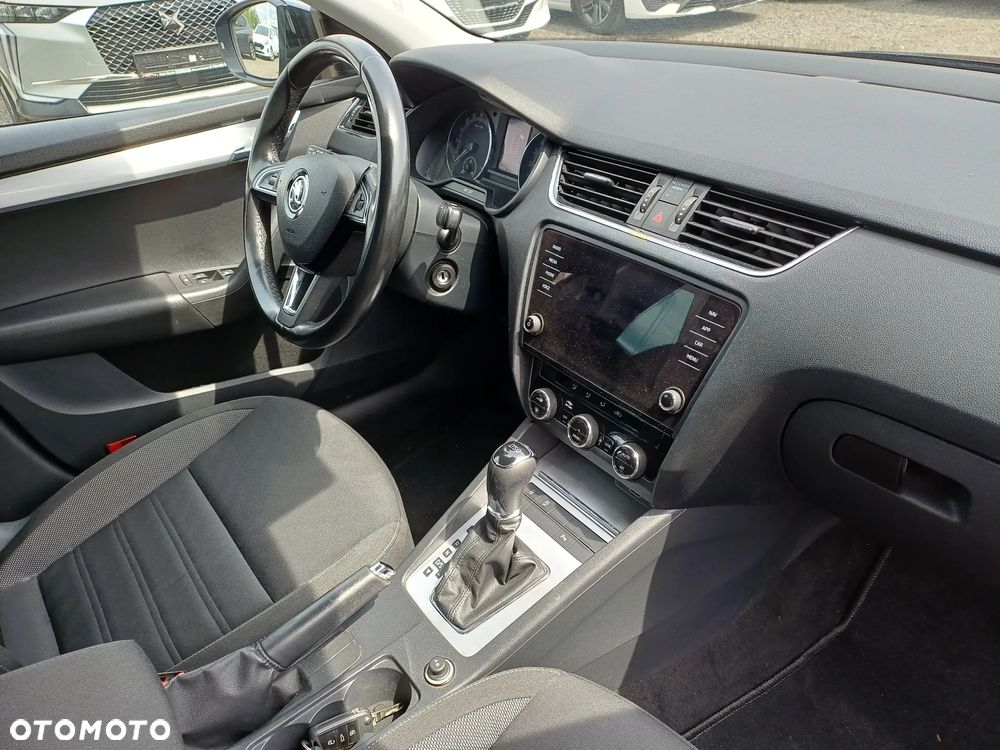 Skoda Octavia 1.6 TDI DSG Clever - 12