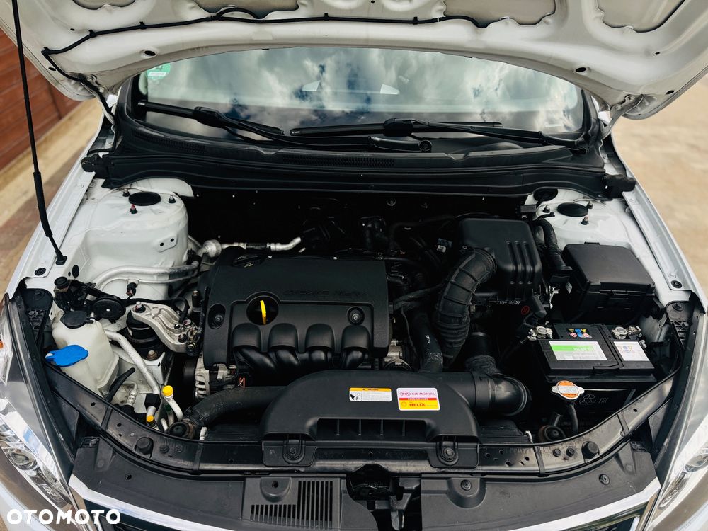 Kia Ceed 1.4 CVVT Dream-Team Edition - 14