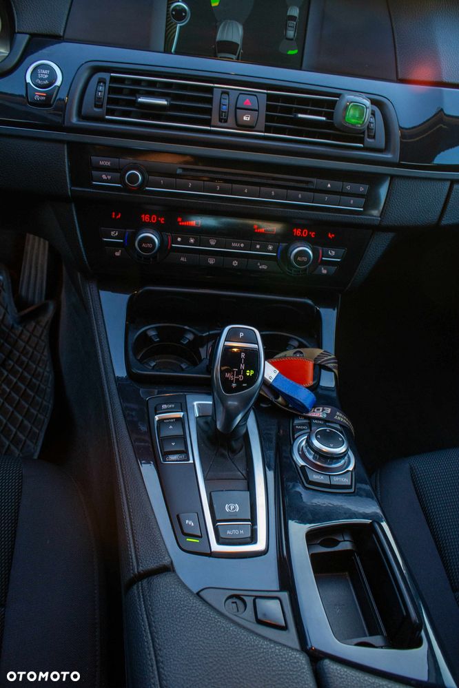 BMW Seria 5 520d Touring Modern Line - 8