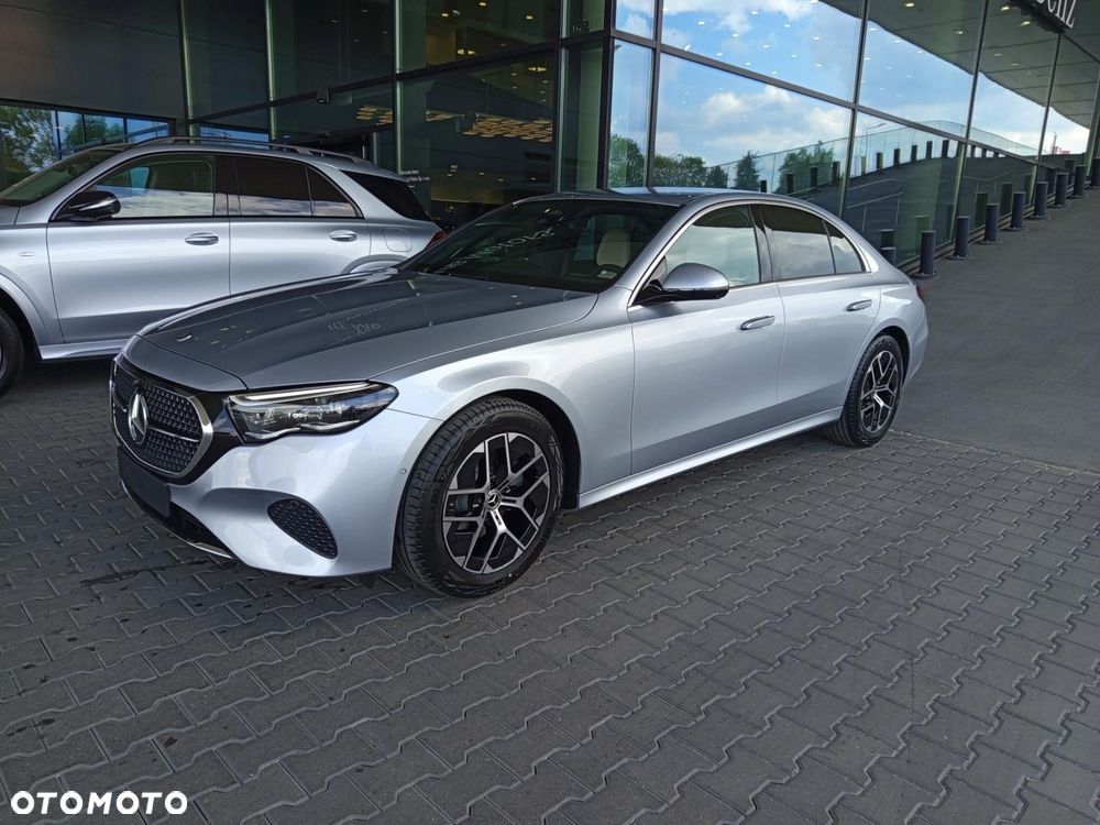 Mercedes-Benz Klasa E 220 d mHEV 4-Matic Avantgarde 9G-Tronic - 3