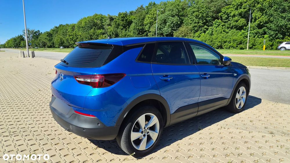 Opel Grandland X 1.2 T GPF Design&Tech S&S - 10