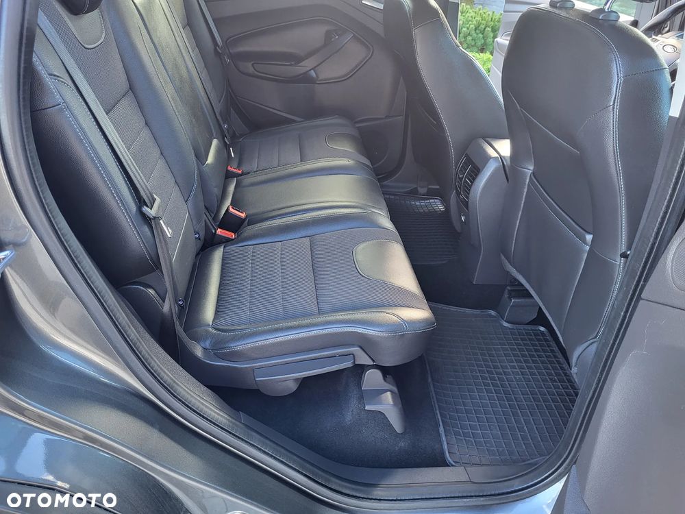 Ford Kuga 2.0 TDCi 2x4 Titanium - 16