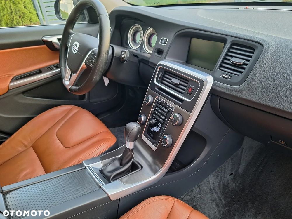 Volvo V60 T3 Momentum - 21