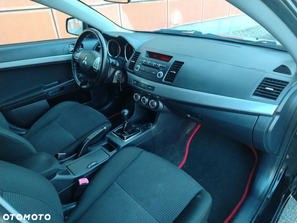 Mitsubishi Lancer 1.8 Intense - 10