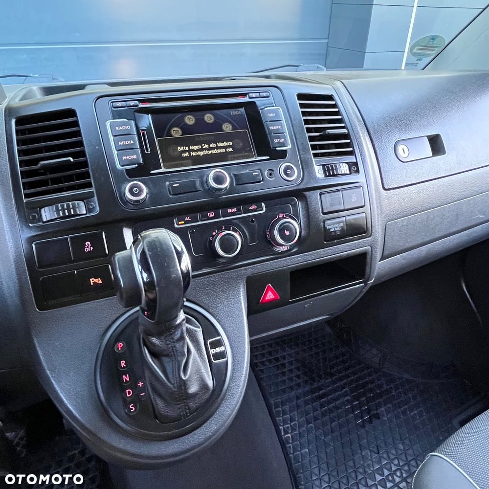 Volkswagen Multivan - 16