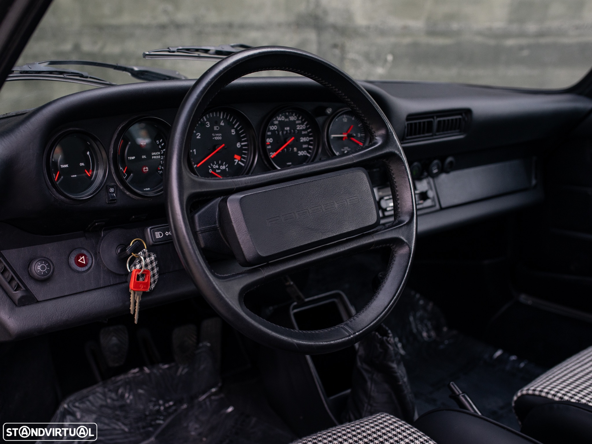Porsche 911 Série G 930 Turbo - 27