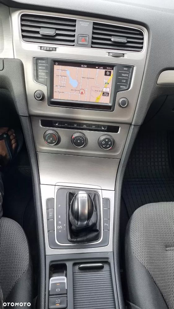 Volkswagen Golf 1.6 BlueTDI DSG Comfortline - 12