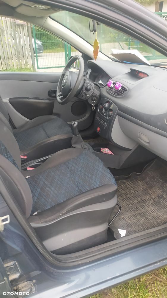 Renault Clio 1.2 16V Wind - 2