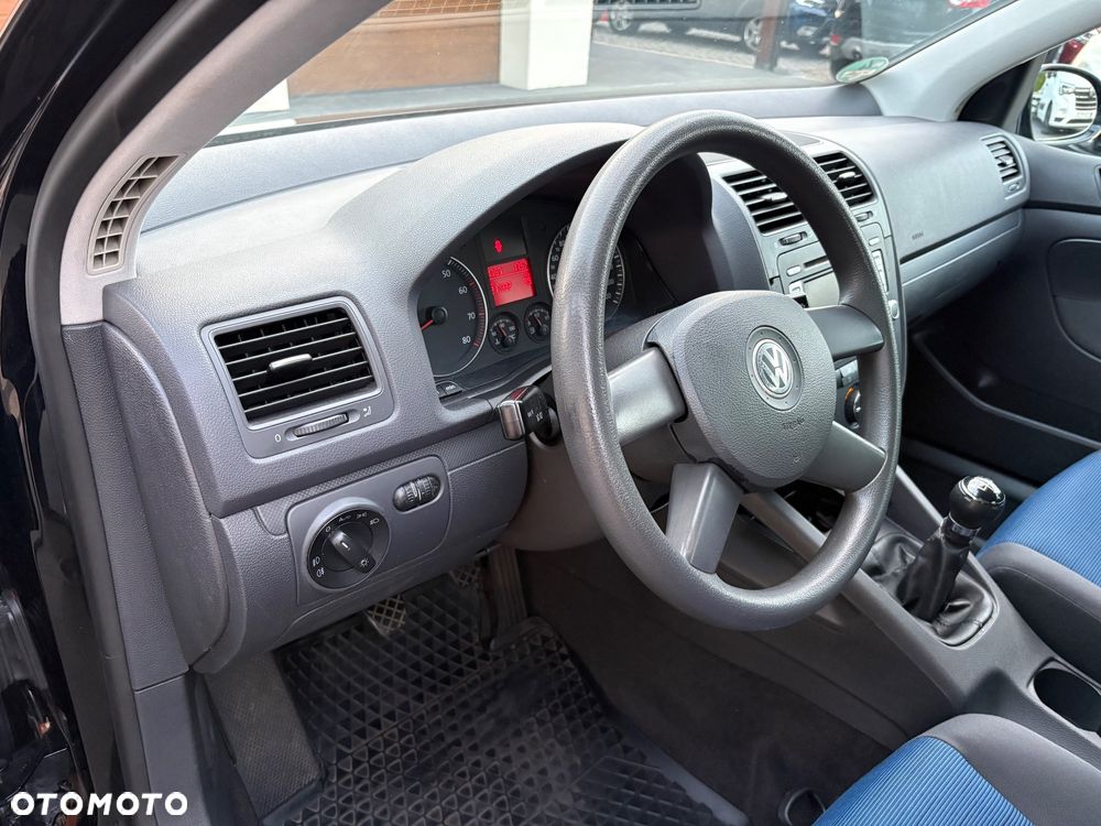 Volkswagen Golf - 22