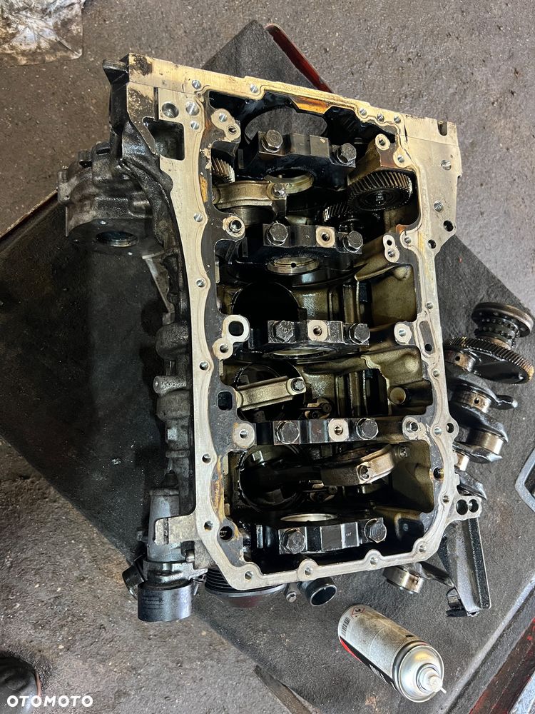 Blok silnika N47D20A kompletny ze stopami 2.0d 177KM - 5