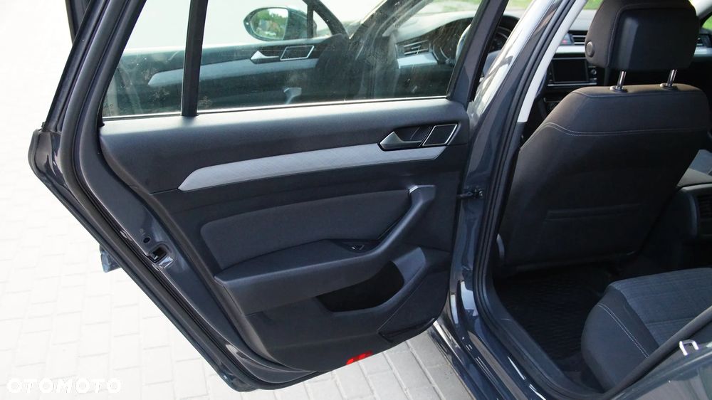 Volkswagen Passat 1.5 TSI EVO Business DSG - 34