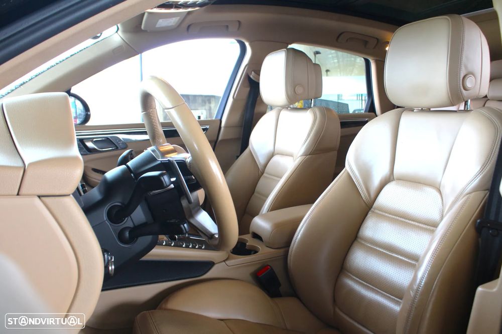 Porsche Macan S - 45