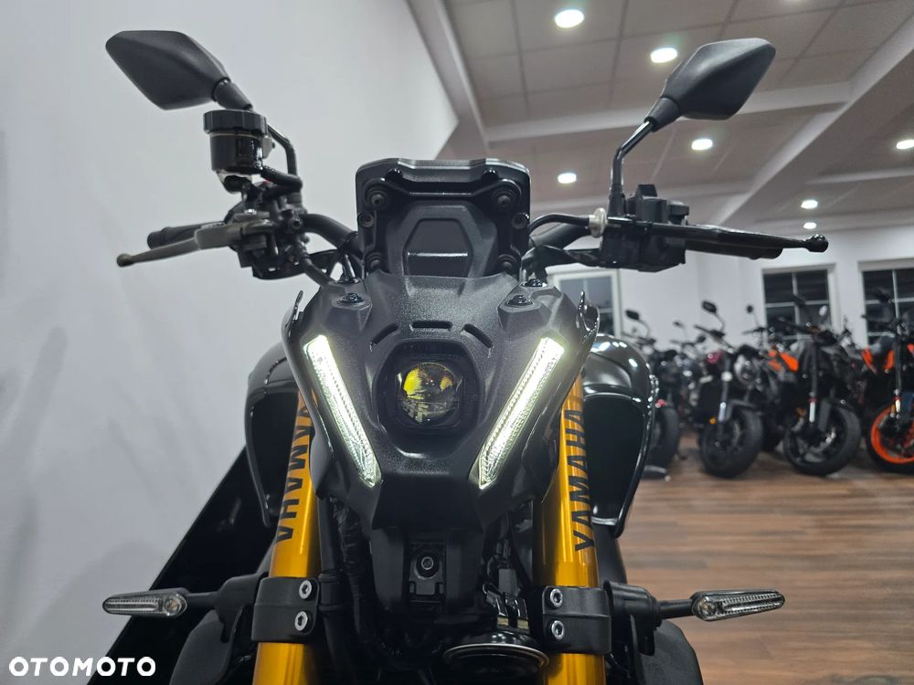 Yamaha MT - 17
