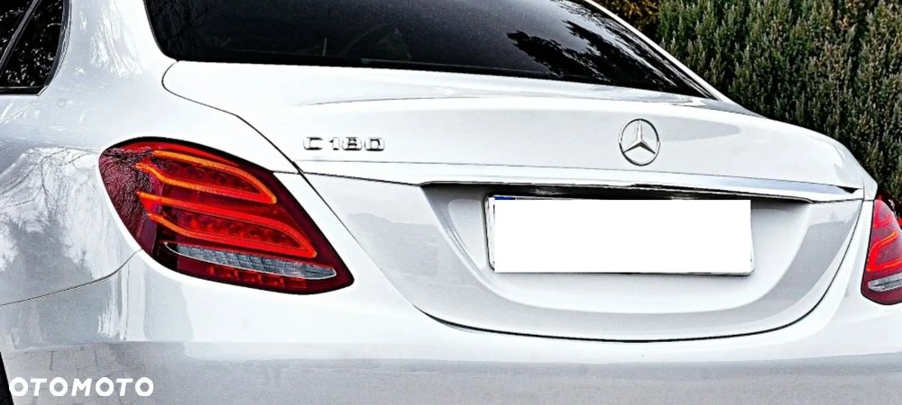 Mercedes-Benz Klasa C 180 CGI BlueEff Avantgarde - 16