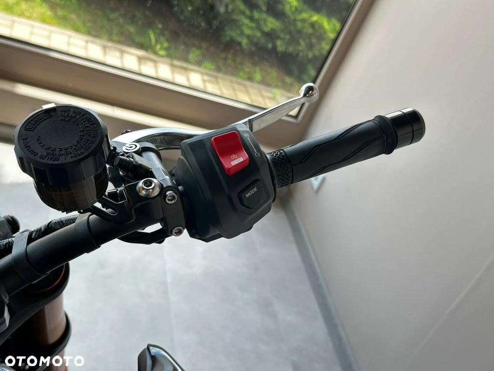 Yamaha MT - 11