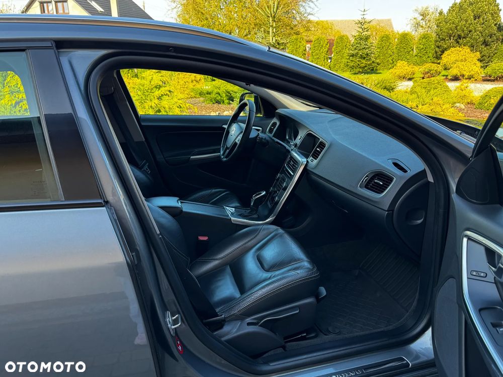 Volvo V60 Cross Country D3 Geartronic - 14