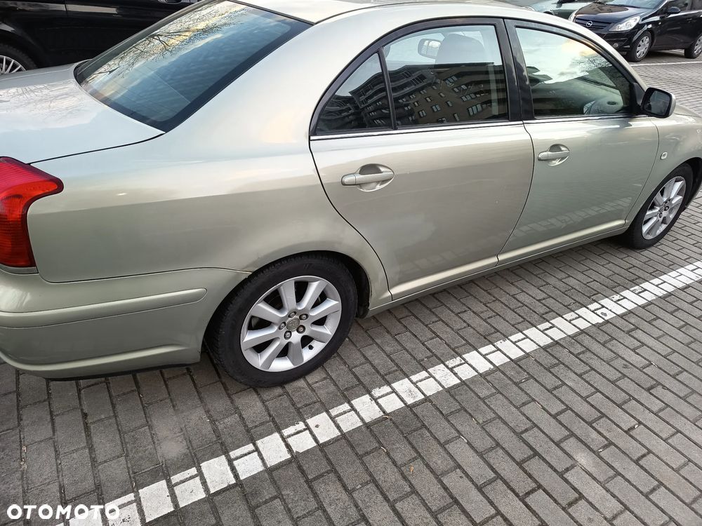 Toyota Avensis - 5