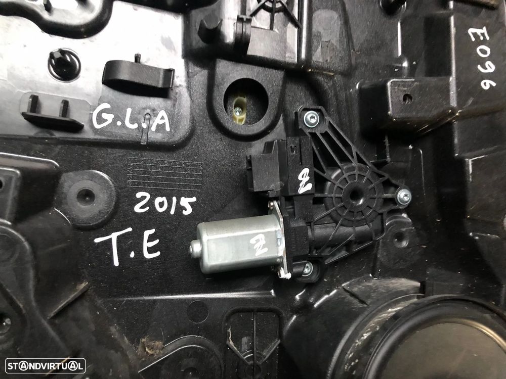 MERCEDES GLA ELEVADOR TRAS ESQUERDO - E096 - 2