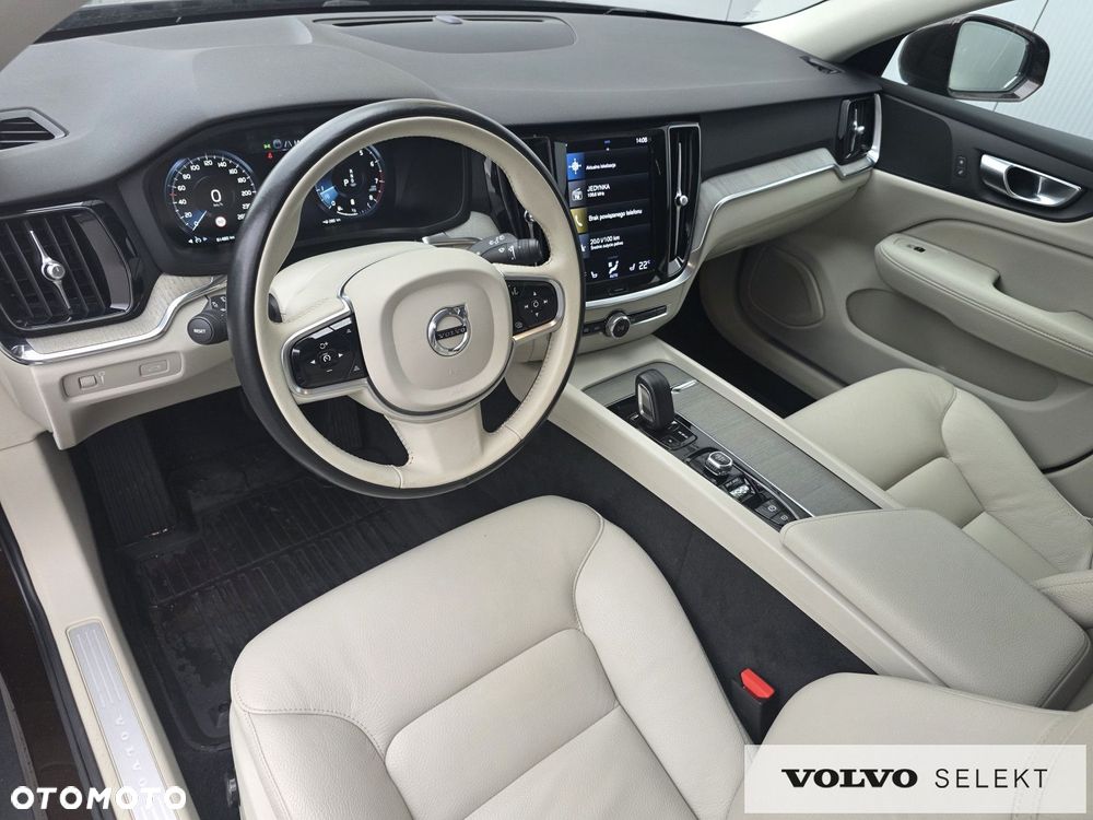 Volvo V60 Cross Country - 12
