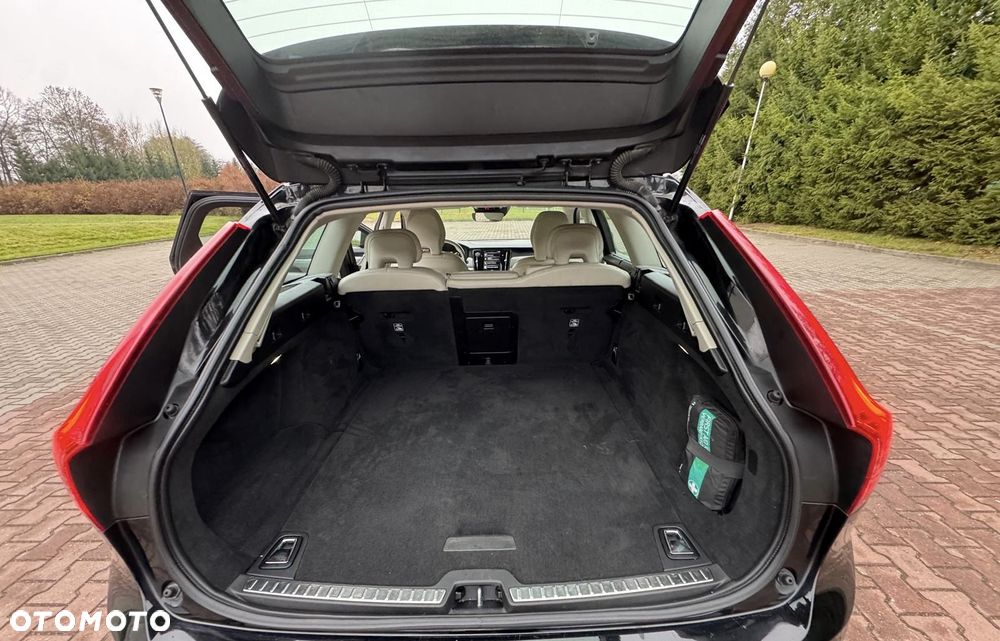 Volvo V90 D5 SCR AWD Inscription - 12