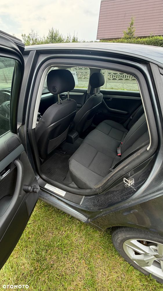 Audi A4 Limousine - 8