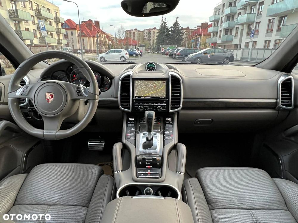 Porsche Cayenne Turbo Tiptronic S - 26