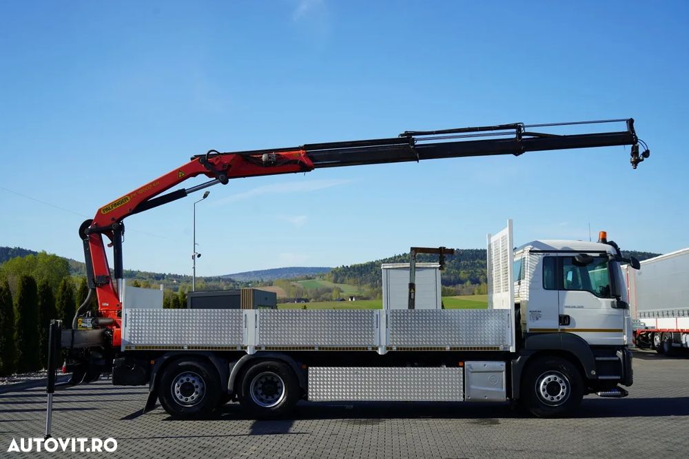 MAN / 6.6 M CAROSERIE + CUPTOR PALFINGER PK 18002-EH B / MAX. CAPACITATE DE RIDICARE: 6.000 KG / FURCĂ PENTRU PALEȚI / COMANDĂ RADIO / ROTATOARE / PODEA REZISTENTĂ - 7