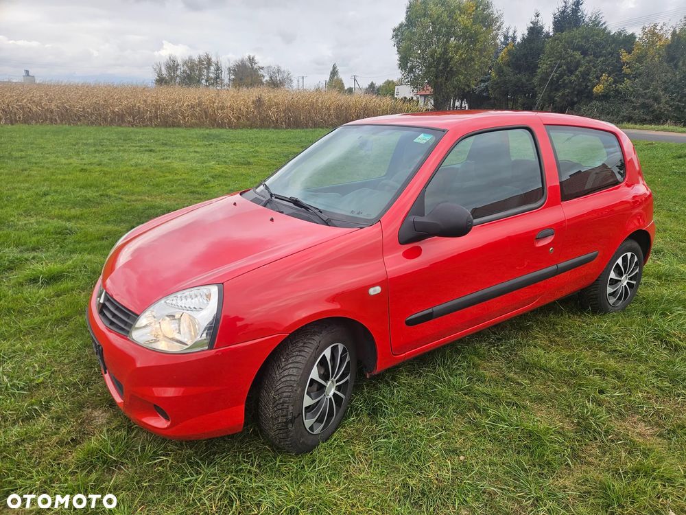 Renault Clio 1.2 16V Campus - 2