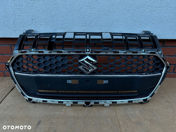 Suzuki Swift mk8 lift 2020- grill atrapa oryginal nowa idealna chromy