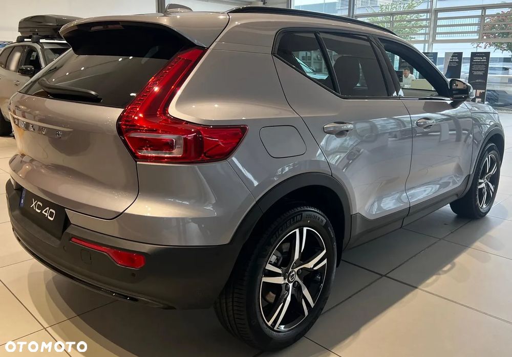 Volvo XC 40 B4 B AWD DKG Plus Dark - 10